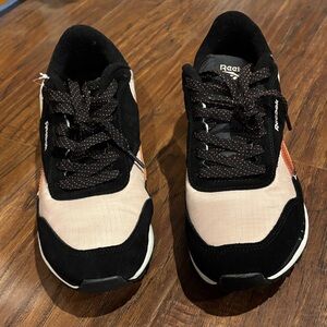 NWT Reebok Men’s Black and Tan Sneakers. Sz9